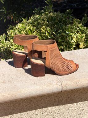 Vince Camuto Carmel Brown Block Heel Sandals | Women’s Size 7.5